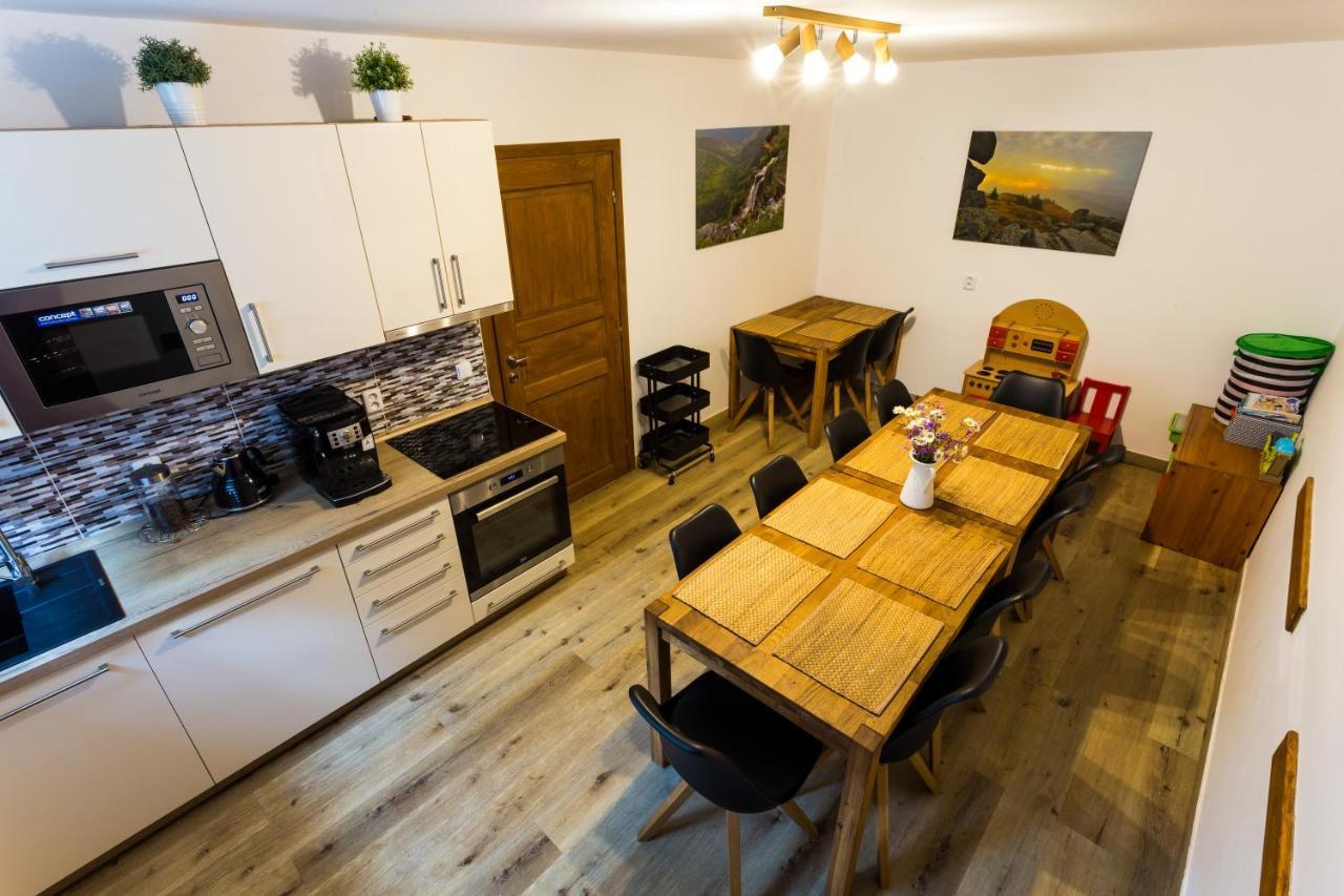 Jensen Apartment *